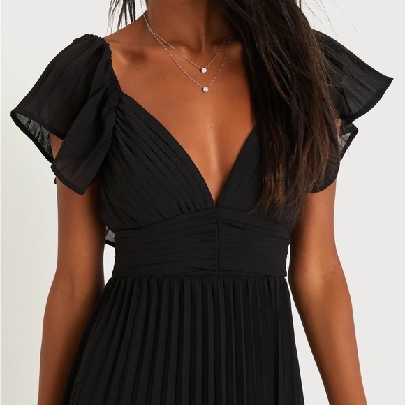 NWOT Ideal Occasion Black Pleated Flutter Sleeve Backless Maxi Dress - Picture 5 of 9